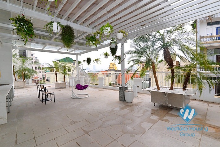 Modern, central location apartment for rent in Tay Ho